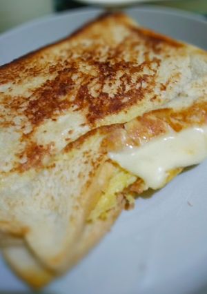 Foto resep Roti bakar +telur+mozarella