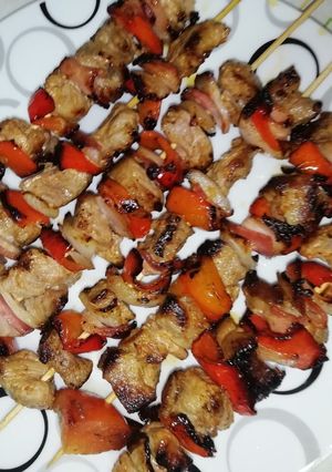 Una foto de Brochetas de cerdo