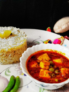 मसाला मटर पनीर (masala matar paneer recipe in Hindi) रेसिपी मुख्य फोटो