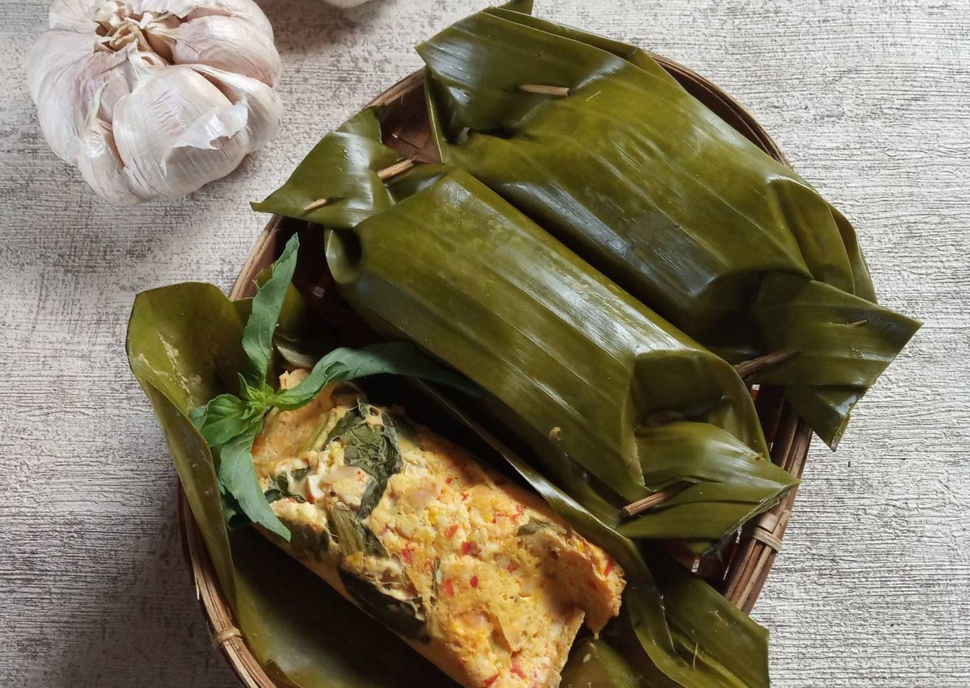 Pepes Tahu Kemangi Pedas