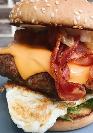 รูปของ Pork Burger (เบอเกอร์หมู)