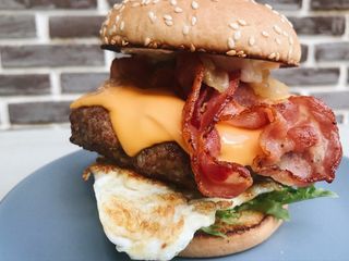Pork Burger (เบอเกอร์หมู)
