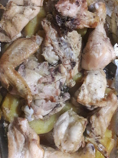 Una foto de Pollo a la cerveza asado al horno