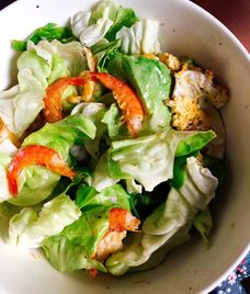 salad tôm trứng