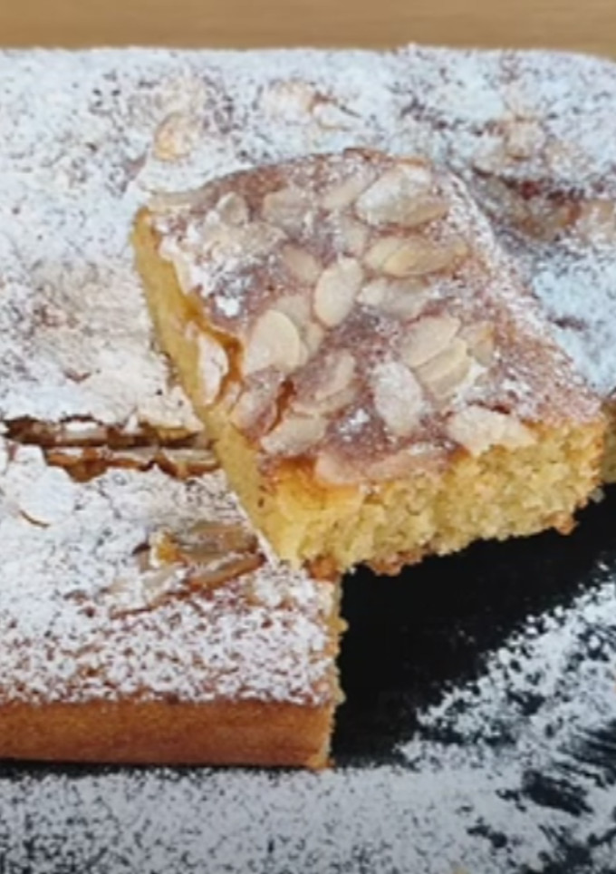 Una foto de Tarta de almendras francés