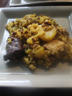 Una foto de Lentejas con arroz y costillas en olla de cocción lenta