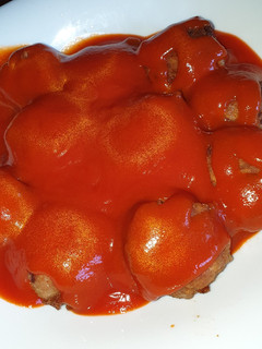 Una foto de Albóndigas con tomate