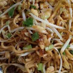A picture of Mie panjang umur.