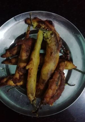 A picture of Mirchi pakoda.