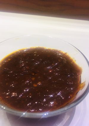 A picture of Lal mirchi ki chutney.