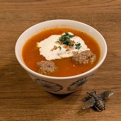 A picture of ★ Fresh tomato and garlic soup with beef balls ★.