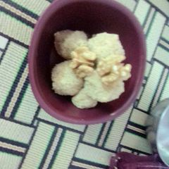 A picture of Semolina ladu.