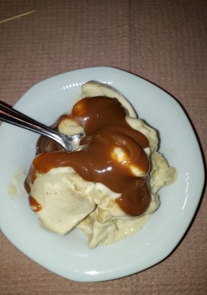 Una foto de Nice cream (banana split)