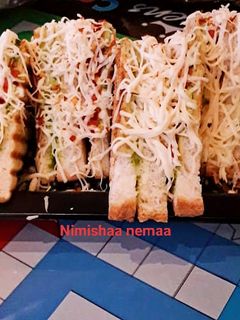 वेज़ चीज़ ओवर लोड सैंडविच (veg cheese over load sandwich reicpe in Hindi) रेसिपी मुख्य फोटो