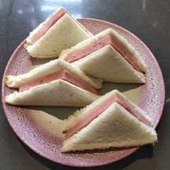 A picture of Ham Sandwich.