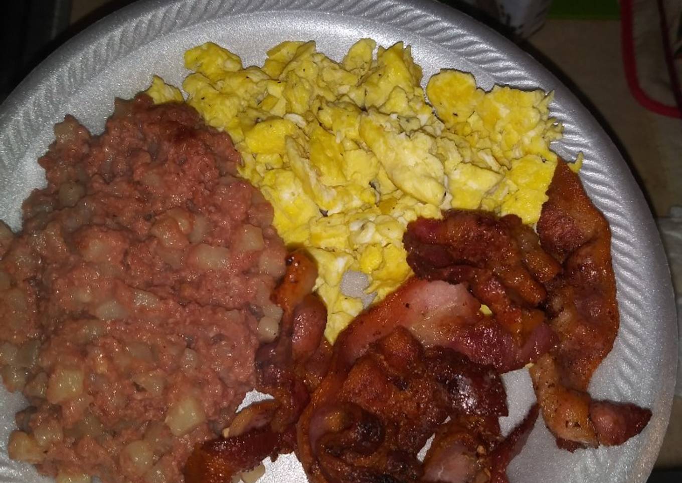 Minced beef with Christmas eggs, bonfires, corn