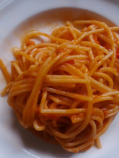 Una foto de Spaghetti con atún 🍝 (pasta, fideos o espagueti)