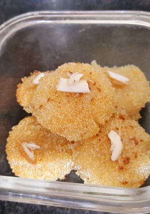 सूजी मिठाई रेसिपी मुख्य फोटो