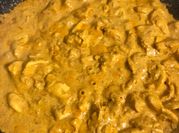 Una foto de salsas para filetes de pollo