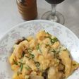 ÑOQUIS soufflé con salsa de queso ciboulette