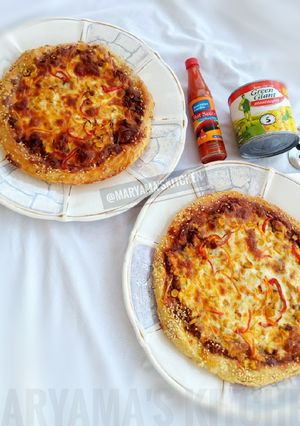 A picture of Beef&chicken pizza.