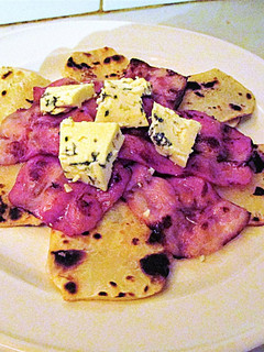 Una foto de Patatas, bacon y queso azul- novatos - fácil