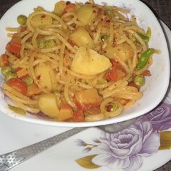 Aloo chow mein🍜 A picture of Aloo chow mein🍜.