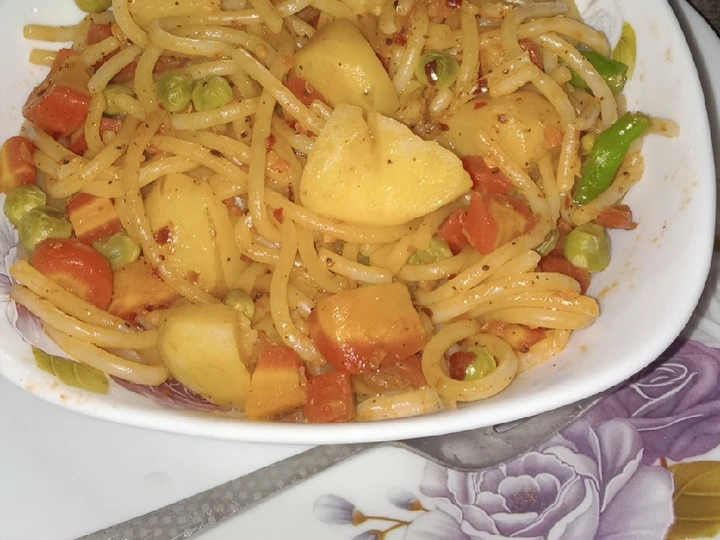Easy Steps to Prepare Aloo chow mein🍜 the So Delicious Tasty