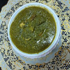 A picture of Spinach with paneer.