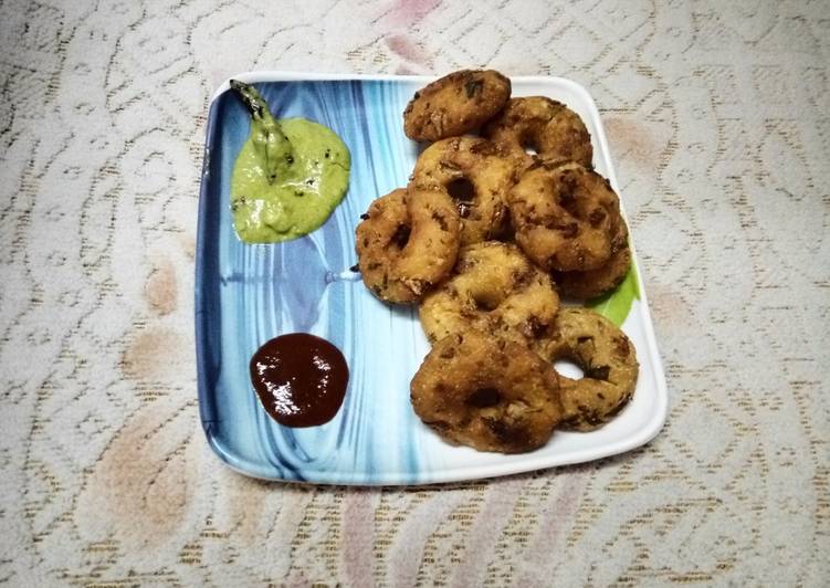 Easiest Way to Prepare Super Quick Homemade Vada : Combination of Bread, Paneer and Potato
