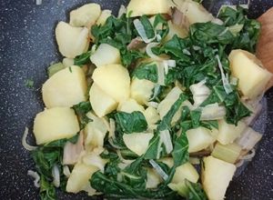 Una foto de Acelgas con papas