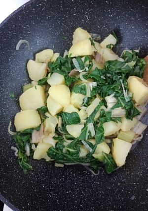 Una foto de Acelgas con papas
