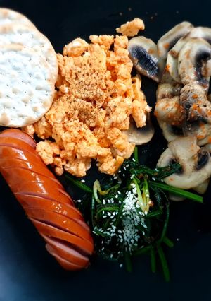 รูปของ ไข่ข้นไข่กุ้งกับสาระพันวิตามิน #LowCarb #อาหารเช้า