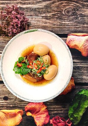 Hình của món Trứng Thịt Kho Ngũ Vị.