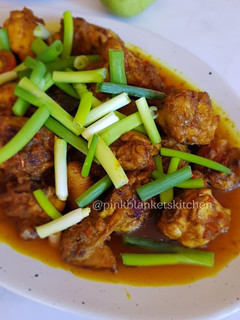 A picture of Chicken in Red Chilli Sauce.
