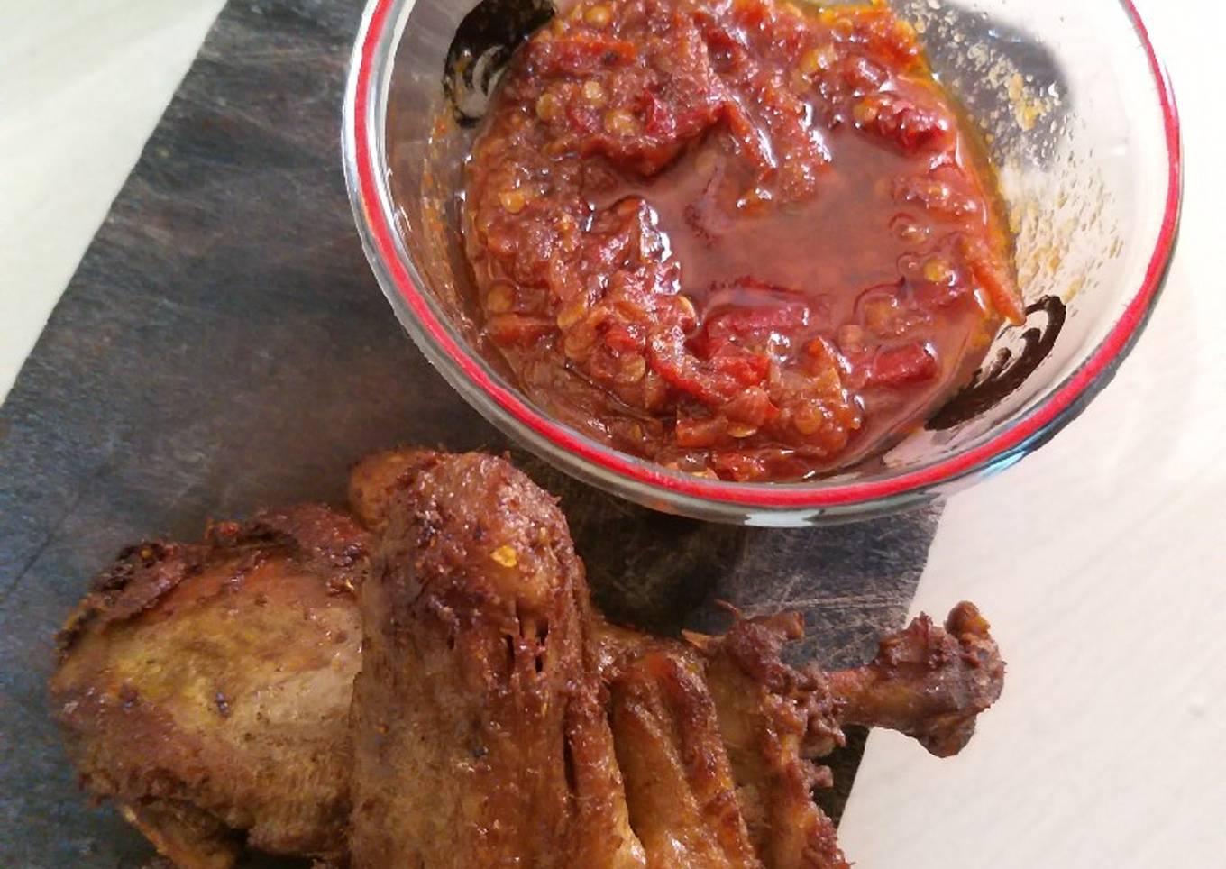 Sambel untuk Bebek goreng bumbu kuning khas Surabaya