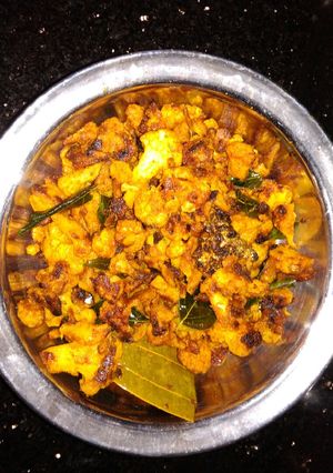 A picture of Cauliflower curry masala.