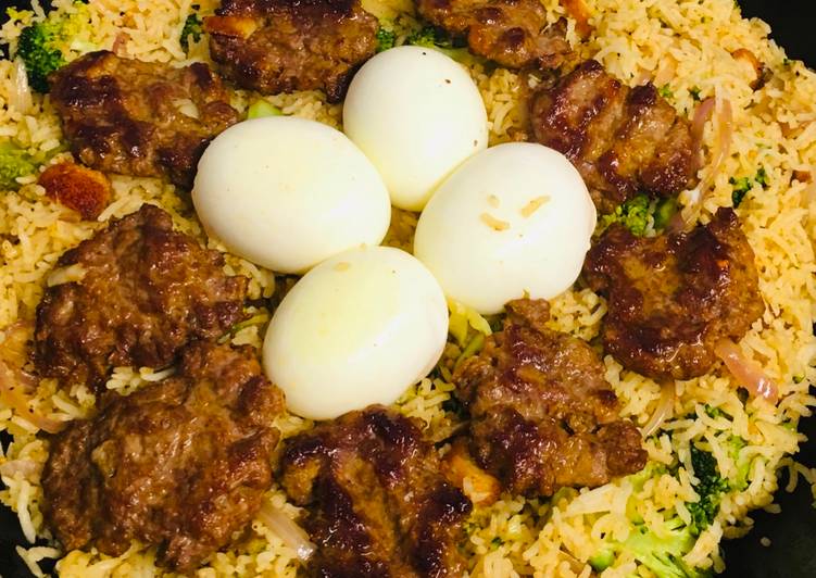 How to Prepare Any-night-of-the-week Veg rice with eggs and keema bora