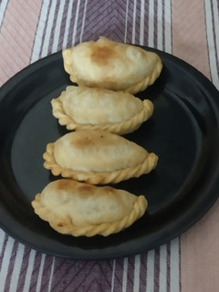 मेवा गुजिया (Meva gujiya recipe in Hindi) रेसिपी मुख्य फोटो
