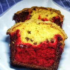 A picture of Cakeloaf la tres slices.sponge, red velvet and chocolate.