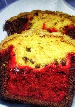 A picture of Cakeloaf la tres slices.sponge, red velvet and chocolate.