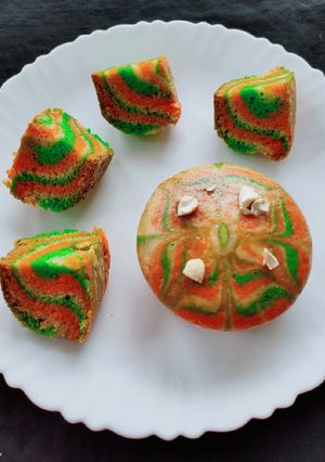 तिरंगा कटोरी केक रेसिपी मुख्य फोटो
