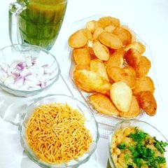 A picture of Pani puri.