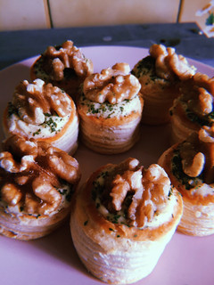 Una foto de Canapés salados variados