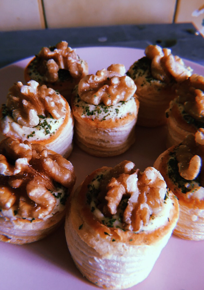Una foto de Canapés salados variados