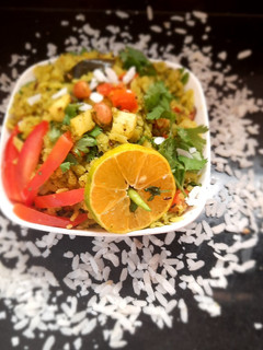 ગ્રીન ચટણી બટાકા પૌવા (Green Chutney Potato Poha Recipe In Gujarati) રેસીપી મુખ્ય ફોટો