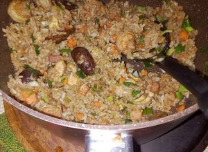Una foto de Arroz chino frito mixto