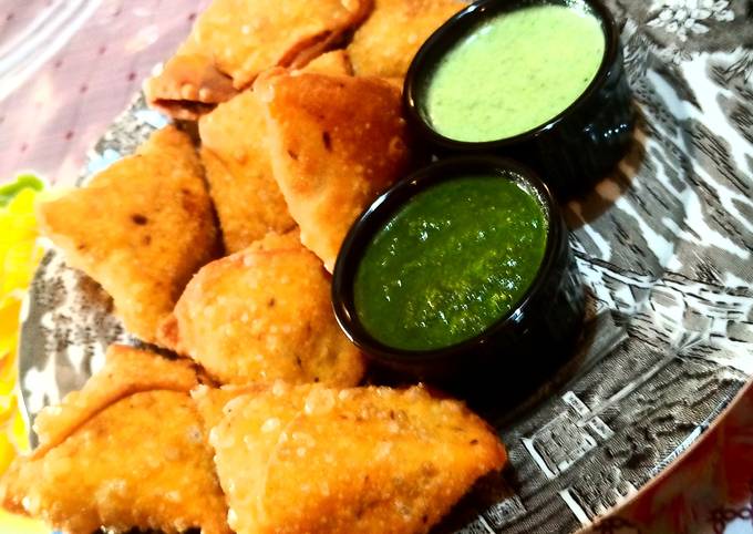 https://img-global.cpcdn.com/recipes/85316db2ba568a68/680x482cq70/indian-punjabi-samosa-recipe-main-photo.jpg