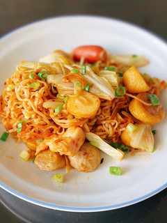 ⋆⸜ ⚘ ⸝⋆麻辣炒泡麵 的食譜成品照片