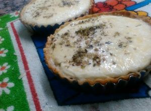 Una foto de Tarteletas de verduras grilladas con jengibre y cuatro quesos
